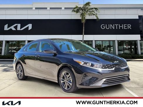 Certified 2024 Kia Forte LXS FWD image 1