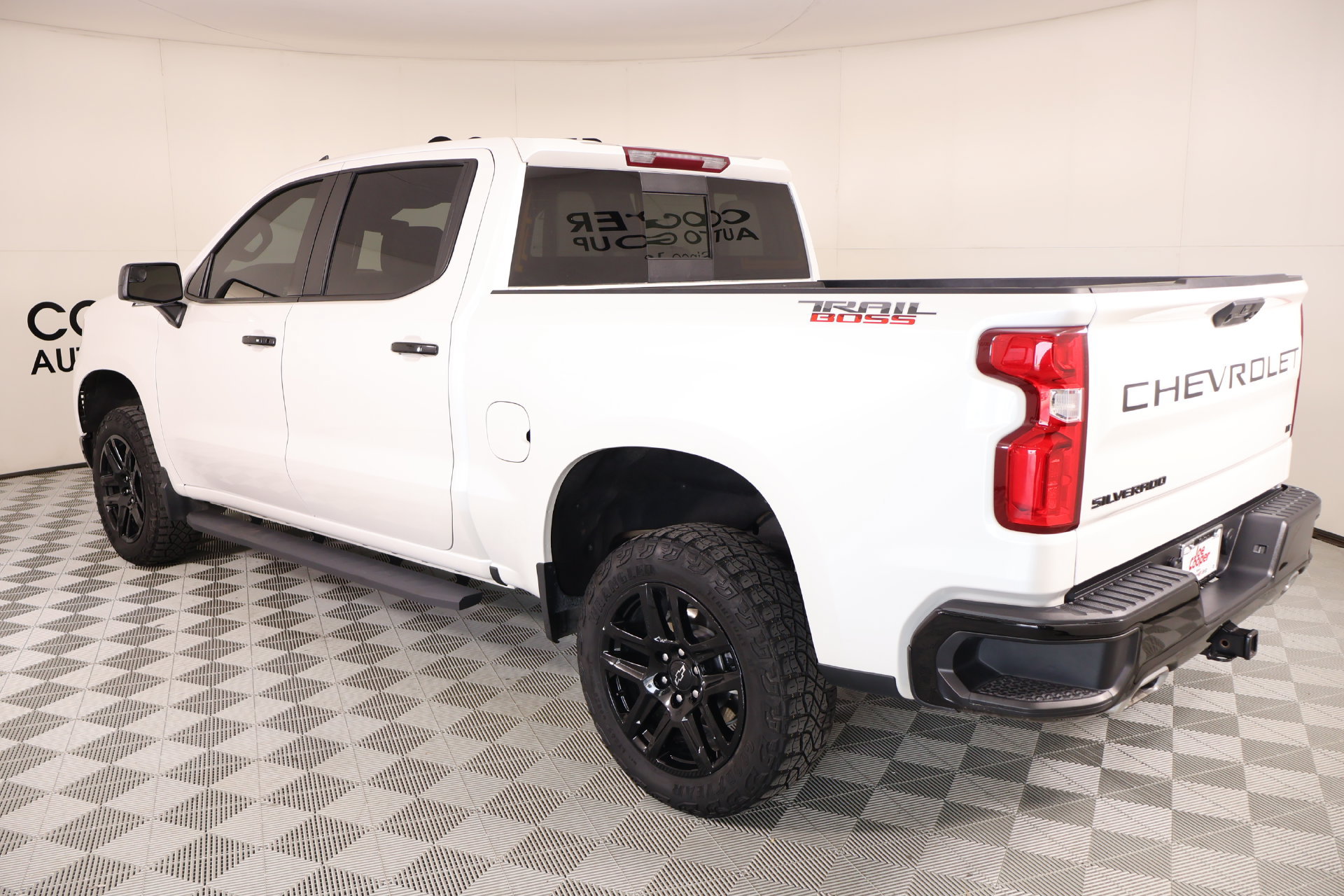 Used 2024 Chevrolet Silverado 1500 LT Trail Boss w/ Convenience Package II AWD/4WD image 23