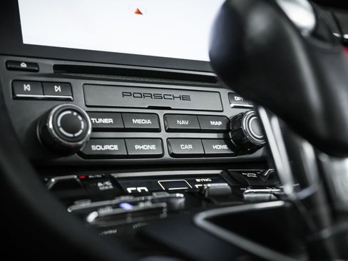 Used 2018 Porsche 911 Targa 4 GTS image 31