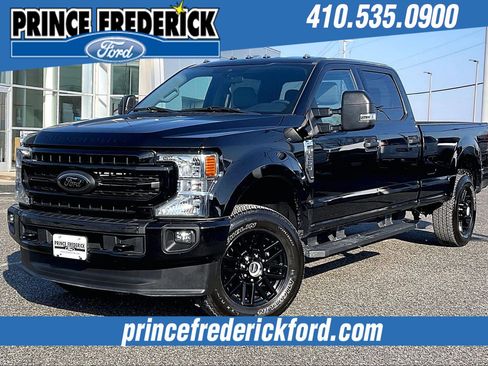 Used 2022 Ford F250 XLT w/ Black Appearance Package image 3