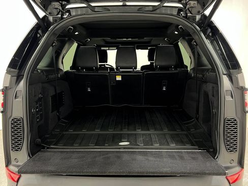 Used 2018 Land Rover Discovery HSE AWD/4WD image 29