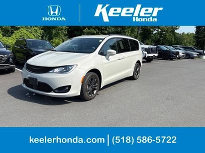 Used 2020 Chrysler Pacifica Touring-L w/ Advanced Safetytec Group