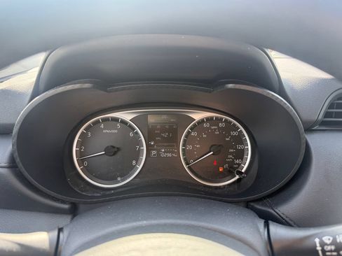 Used 2023 Nissan Versa S FWD image 24