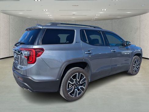 Used 2021 GMC Acadia SLT w/ Elevation Edition image 3