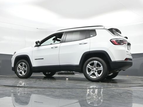Used 2023 Jeep Compass Latitude image 47