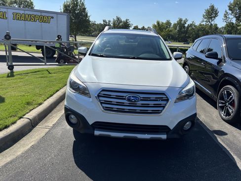 Used 2016 Subaru Outback 2.5i Limited AWD/4WD image 3