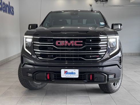 Certified 2025 GMC Sierra 1500 AT4 w/ AT4 Premium Package image 3
