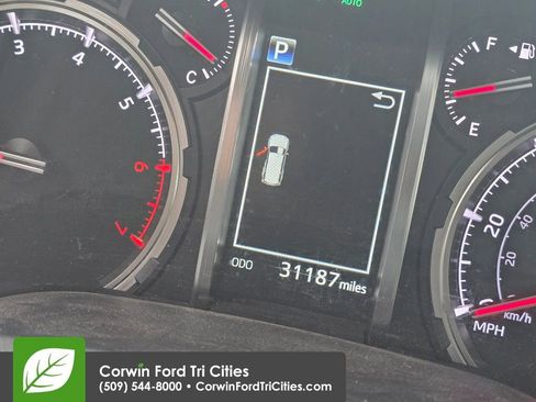 Used 2020 Toyota 4Runner Venture w/ Moonroof Package image 8