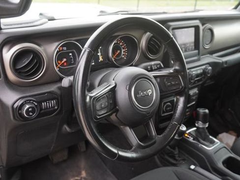 Used 2021 Jeep Gladiator Sport AWD/4WD image 15
