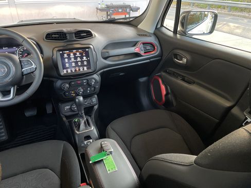 Used 2023 Jeep Renegade Trailhawk image 16