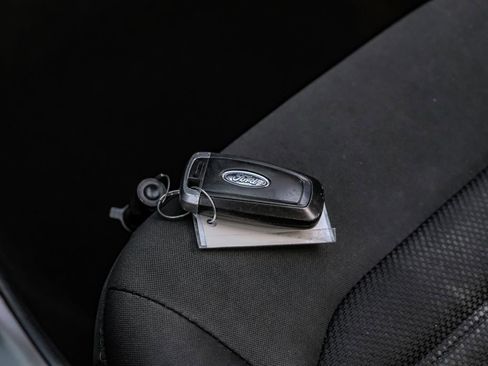 Used 2018 Ford Fusion SE w/ Fusion SE Technology Package image 56