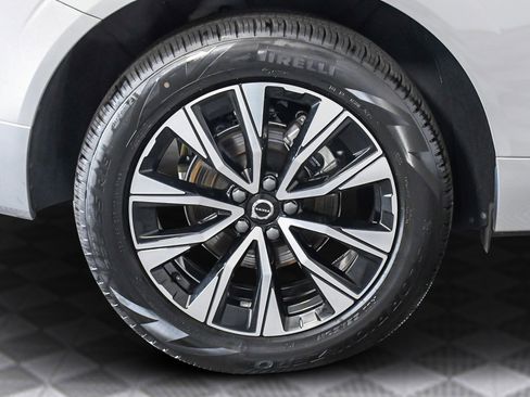 Used 2025 Volvo XC60 B5 Plus image 35
