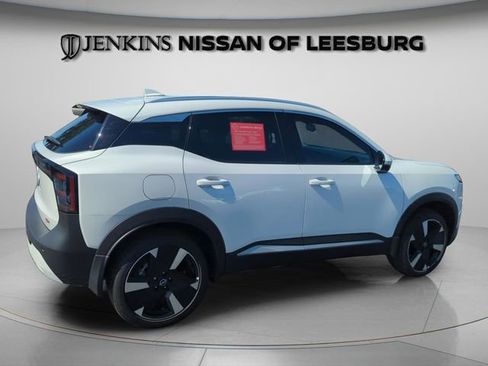 Certified 2025 Nissan Kicks SR FWD image 5
