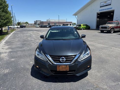 Used 2018 Nissan Altima 2.5 SL FWD image 8