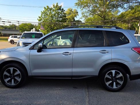 Used 2017 Subaru Forester 2.5i Premium AWD/4WD image 9