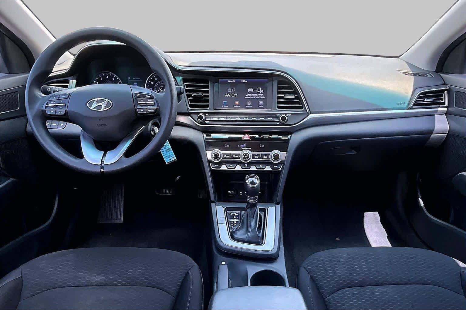 Used 2020 Hyundai Elantra SEL w/ Cargo Package (C1) FWD image 15