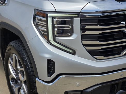 Used 2022 GMC Sierra 1500 SLT w/ SLT Premium Plus Package image 29