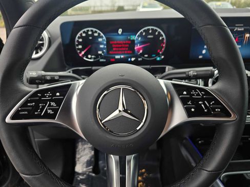 Used 2025 Mercedes-Benz GLA 250 image 25