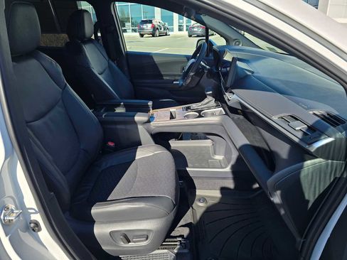 Certified 2025 Toyota Sienna Limited image 11