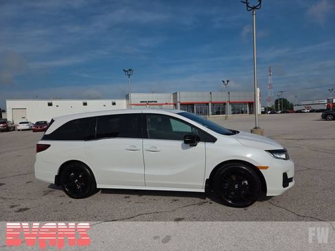 Used 2025 Honda Odyssey Sport-L image 2