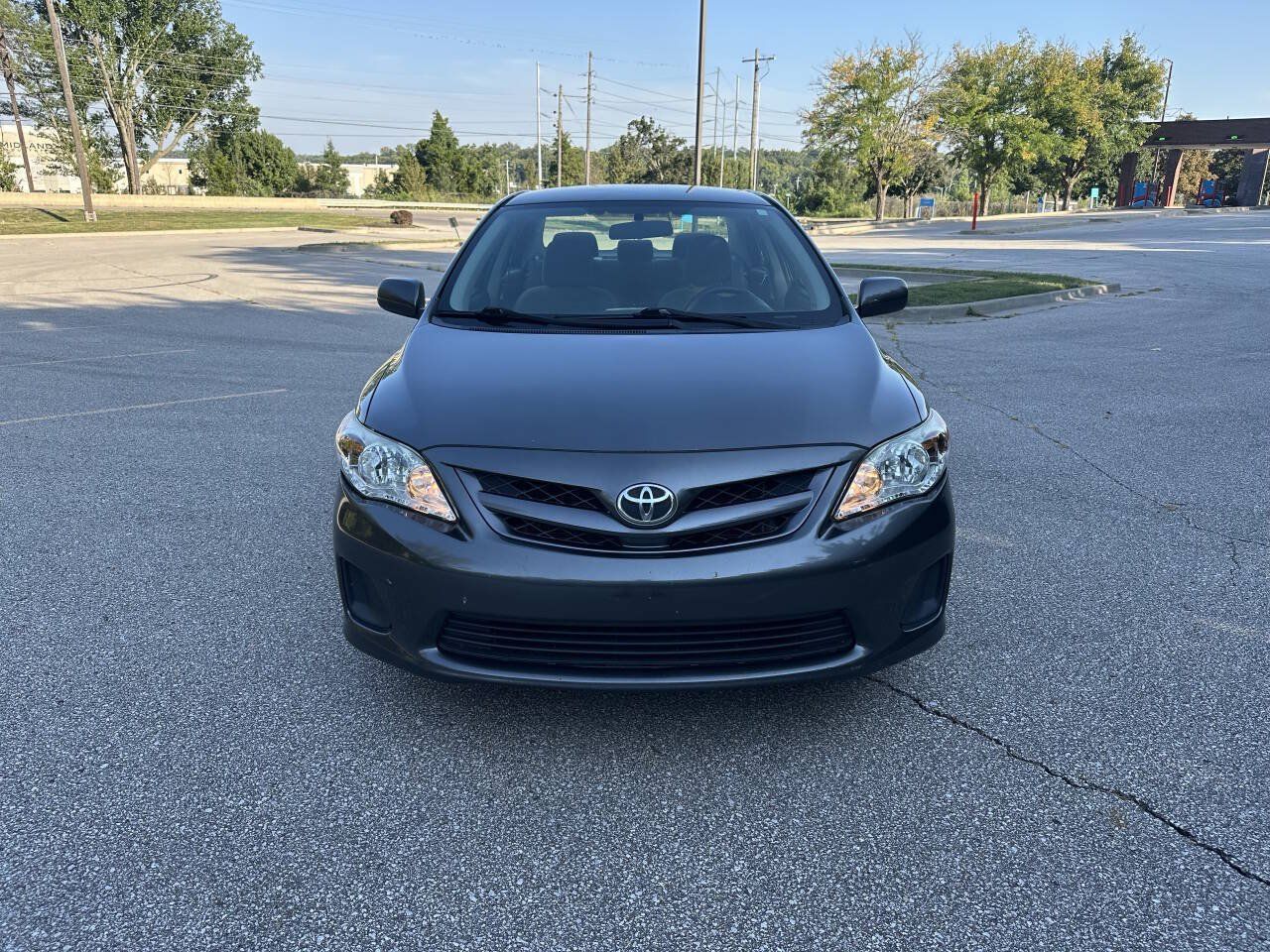 Used 2011 Toyota Corolla LE FWD image 2