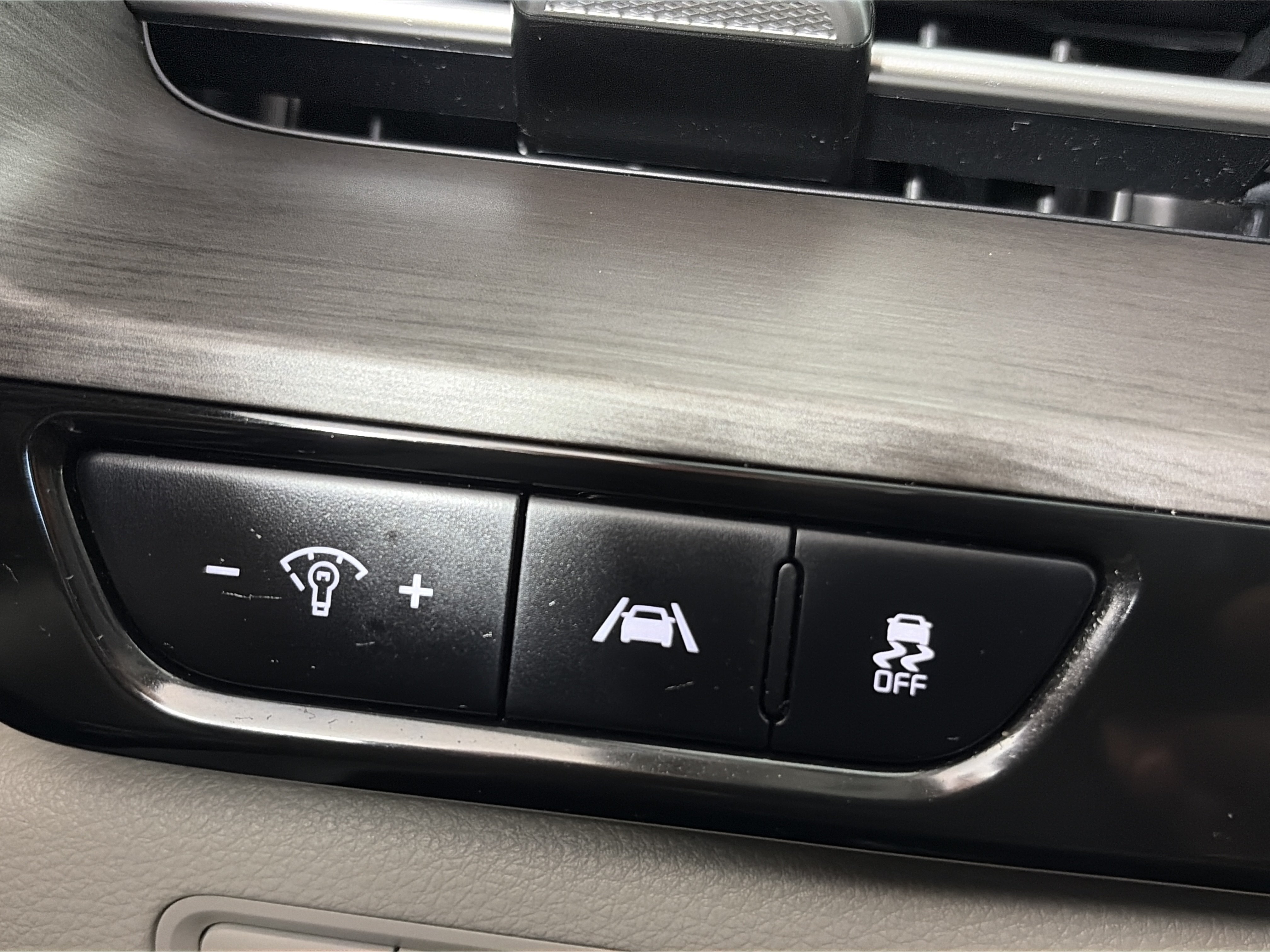 Certified 2024 Kia Carnival SX FWD image 43