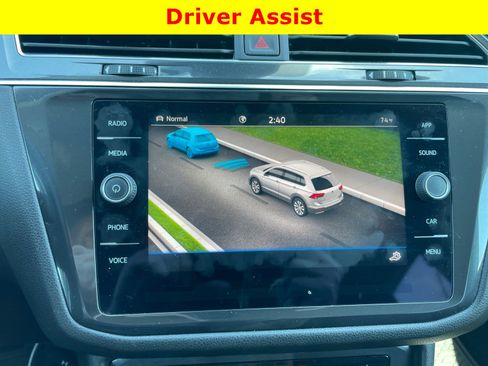 Used 2022 Volkswagen Tiguan SE AWD/4WD image 28