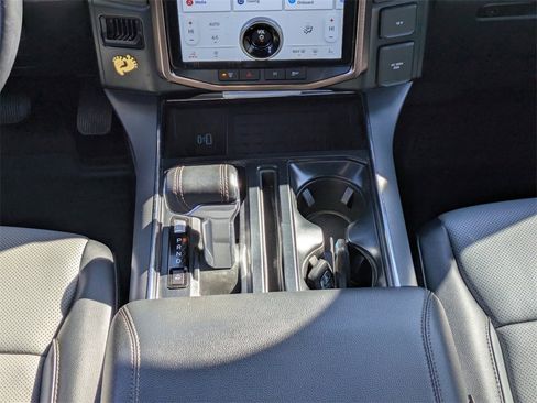 Used 2023 Ford F150 Lightning Lariat image 17