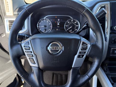 Used 2020 Nissan Titan SV w/ SV Convenience Package image 24