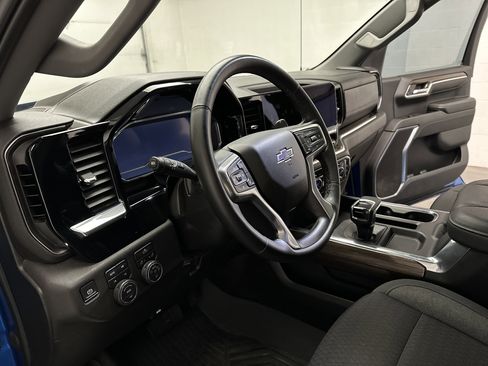 Used 2024 Chevrolet Silverado 1500 RST w/ Z71 Off-Road Package image 16