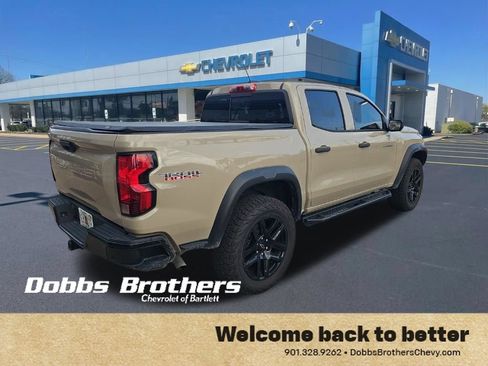 Used 2023 Chevrolet Colorado Trail Boss w/ Technology Package AWD/4WD image 8