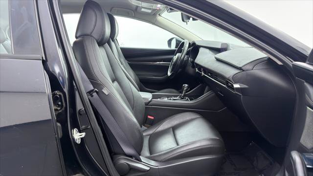 Used 2019 MAZDA MAZDA3 Sedan w/ Preferred Package FWD image 21