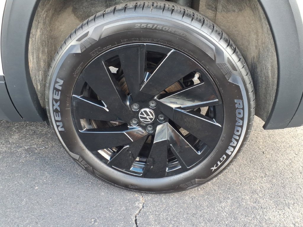 Used 2024 Volkswagen Atlas SE AWD/4WD image 9