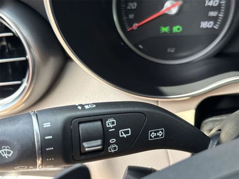 Used 2019 Mercedes-Benz GLC 300 4MATIC image 22