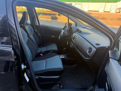 Used 2012 Toyota Yaris SE image 15