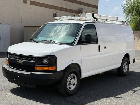 Used 2013 Chevrolet Express 2500 RWD image 2