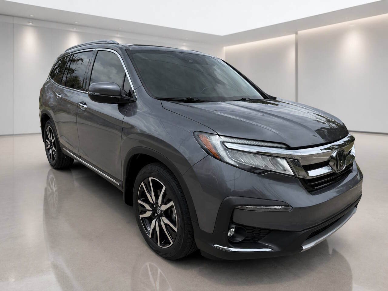 Used 2019 Honda Pilot Touring image 1