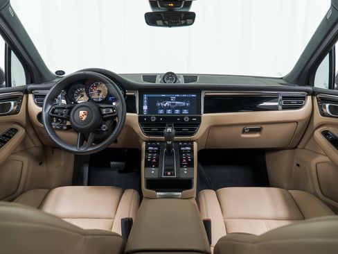 Used 2026 Porsche Macan Turbo image 19