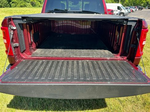 Used 2025 RAM 1500 Laramie AWD/4WD image 8