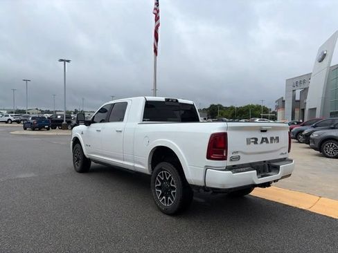 Used 2026 RAM 2500 Limited AWD/4WD image 3