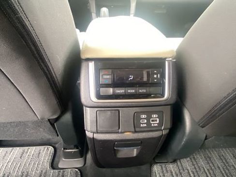 Used 2023 Subaru Ascent Premium w/ Convenience Package AWD/4WD image 14