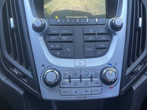 Used 2017 Chevrolet Equinox LT FWD image 16