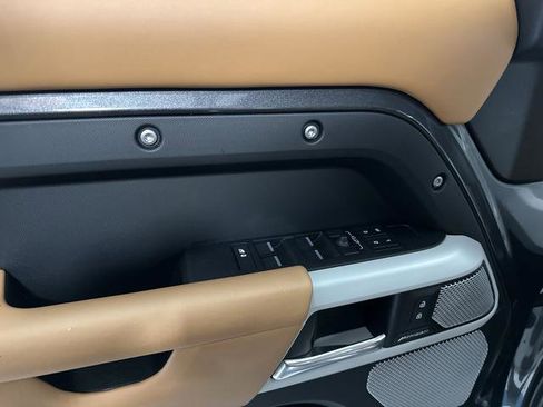 Used 2023 Land Rover Defender 130 First Edition image 29