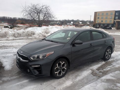 Used 2019 Kia Forte LXS image 1