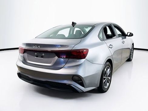 Used 2023 Kia Forte LXS w/ LXS Technology Package image 9