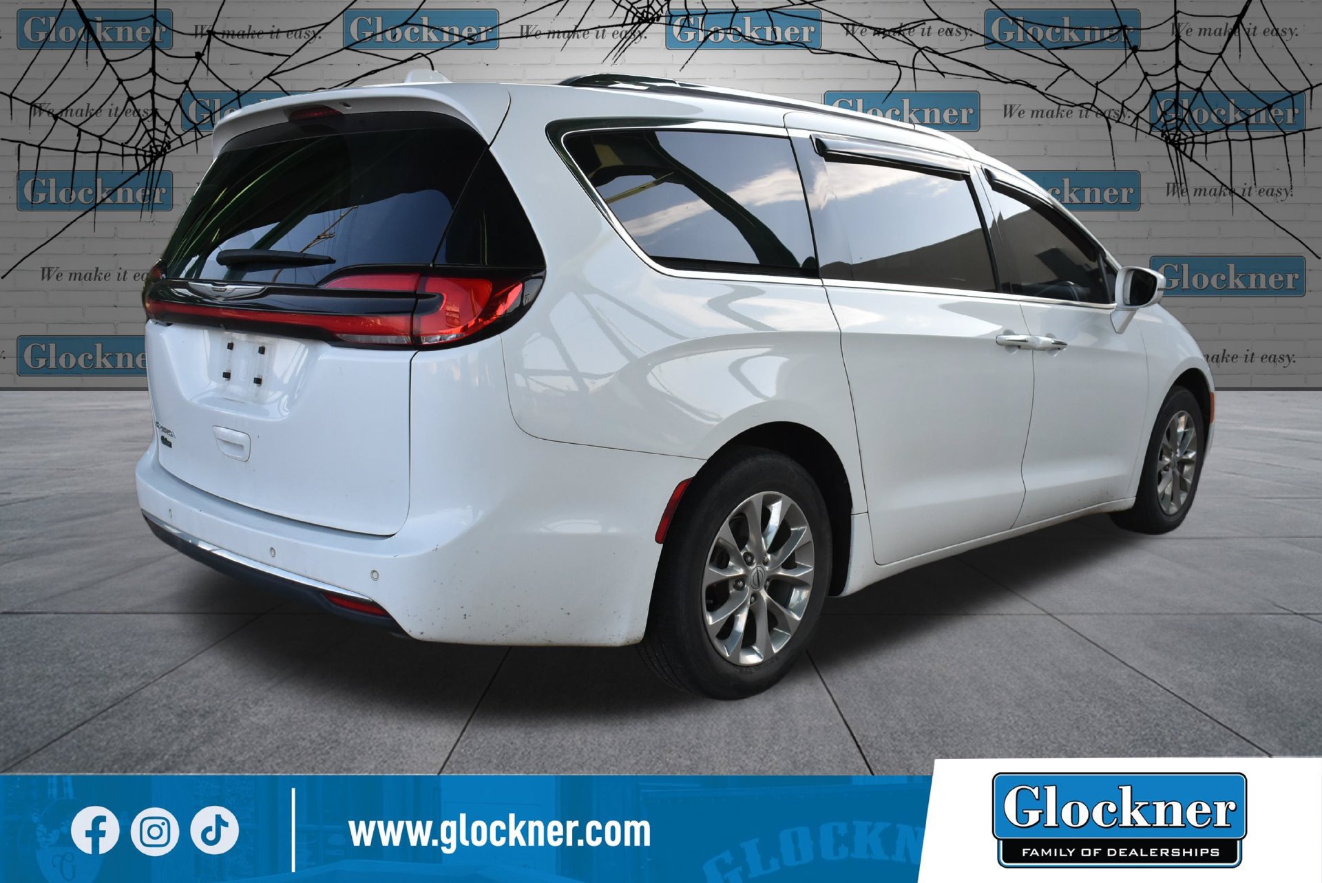 Used 2021 Chrysler Pacifica Touring-L FWD image 6