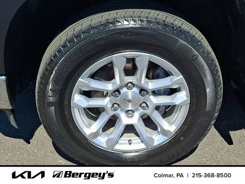 Used 2023 Chevrolet Silverado 1500 LT AWD/4WD image 10