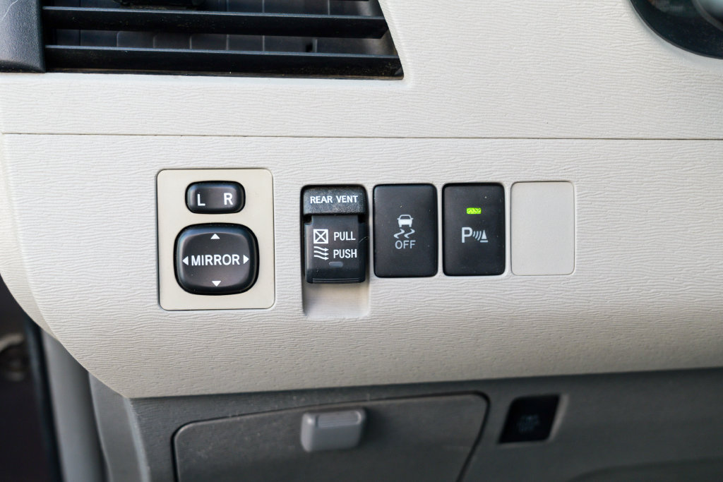 Used 2011 Toyota Sienna XLE w/ Premium Pkg FWD image 49