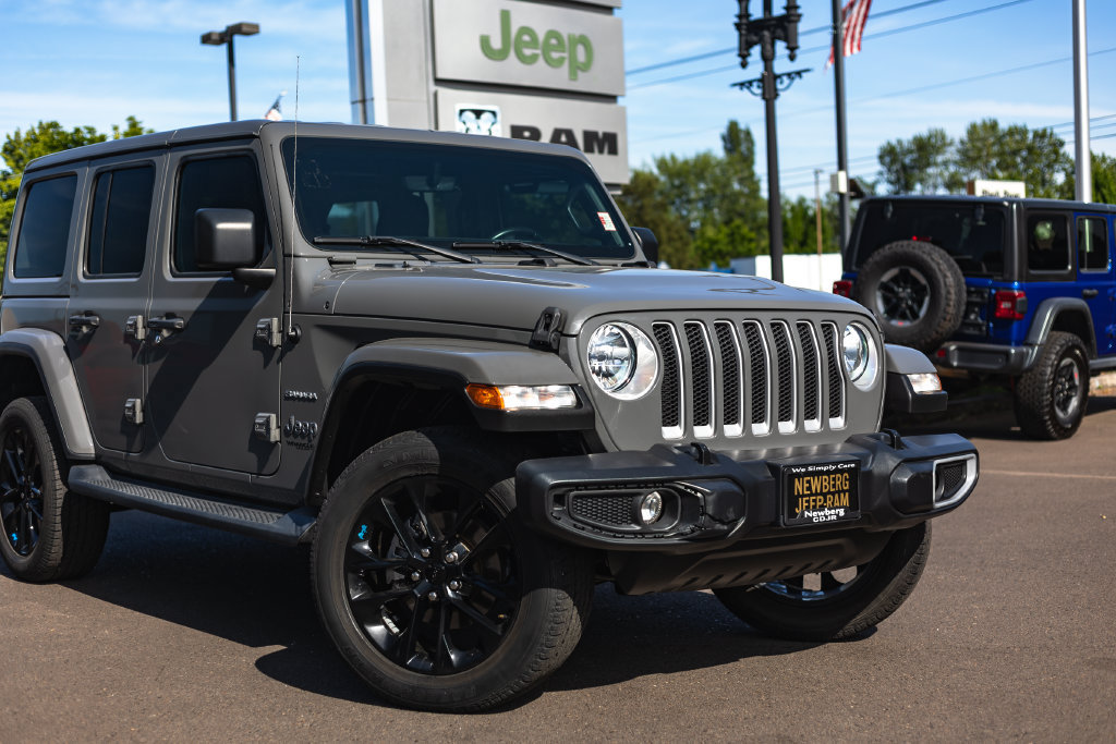 Used 2021 Jeep Wrangler Unlimited Sahara AWD/4WD image 3