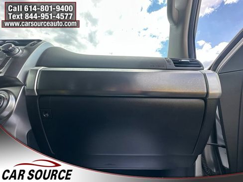 Used 2018 Toyota 4Runner SR5 AWD/4WD image 31